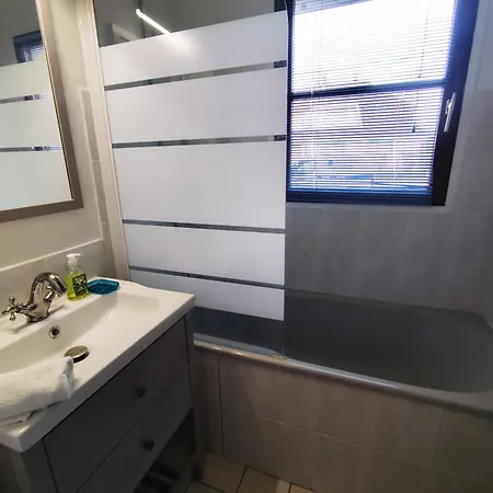 Entre Et Golf En Rez De Jardin Avec Parking